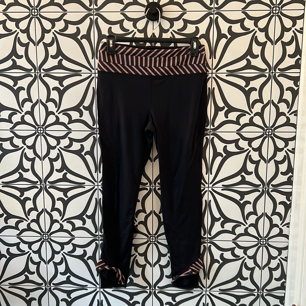Free People Movement leggings with leg ruffle detail, Size S, good condition.